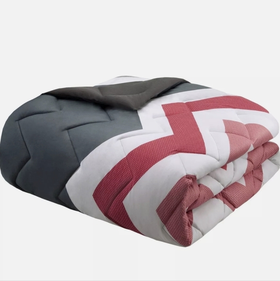 In Home Cade Reversable Zig-Zag Ombré Ski Patrol Comforter Quilt Twin / Twin XL - Picture 2 of 7